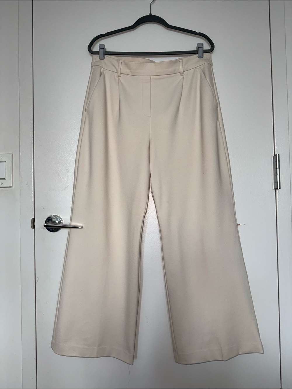 Banana Republic Wide-Leg Ponte Pants in Cream
